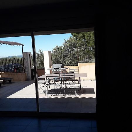 Petit Coin De Paradis Apartamento Mérindol Exterior foto
